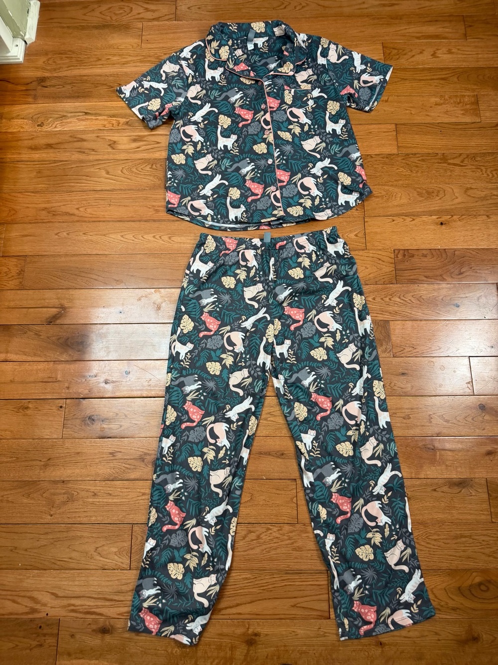 PJ Couture Ribbed Whimsical Cat Print Pajama Set NWOT